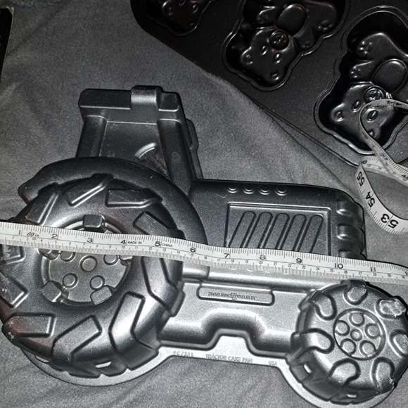 NWT-Birthday Party Baking Fun! Ice Cream Cakelettes-TRACTOR Pan-Bears Goodies - Picture 6 of 8